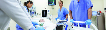 x_ev_pediatric_monitor_doctor_hz.jpg ( © ZOLL medical Deutschland GmbH)